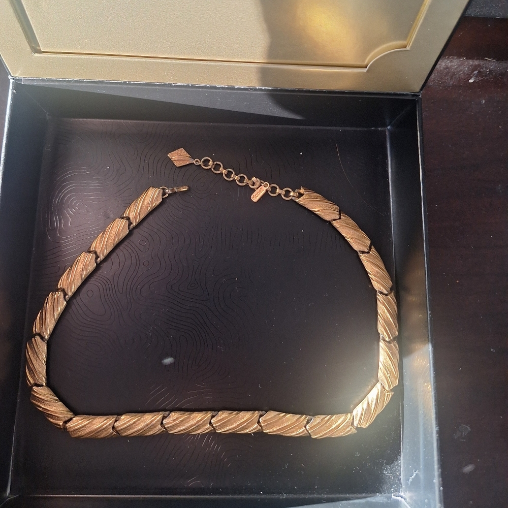Monet Gold Leaf Necklace
